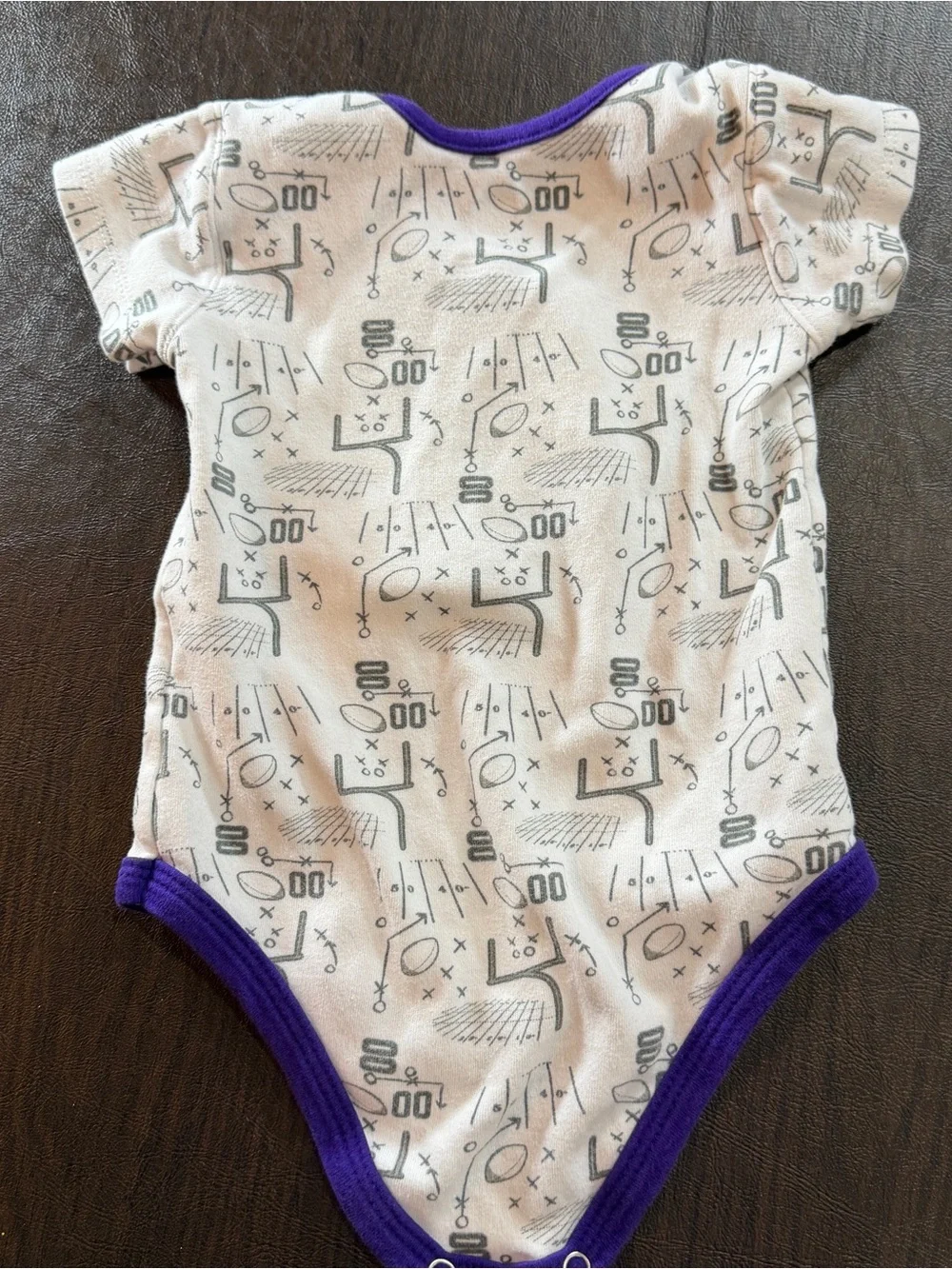 NFL Minnesota Vikings White with Purple Trim Snap Closure Onesie Sz 12M